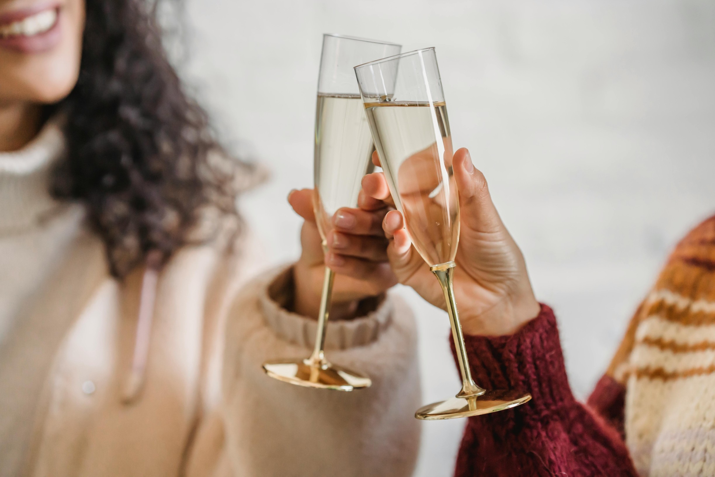 free-glass-of-prosecco-for-graduates-get-into-newcastle